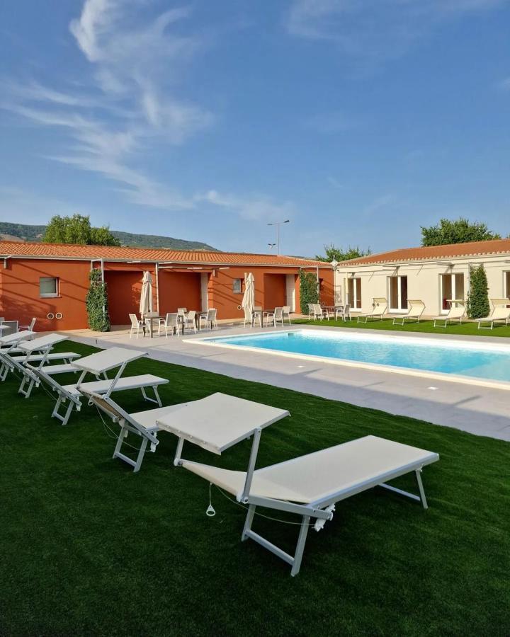 Hotel Bisus De Jara